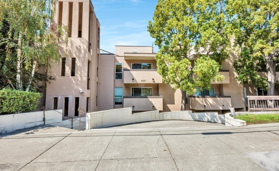 Building Photo - 407 Orange St