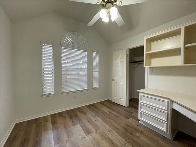 Building Photo - 17115 Cradle Cove Ct