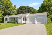 Building Photo - Charming 4-bedroom, 1.5-bath home available now