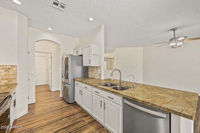 Building Photo - 6960 S Windstream Dr