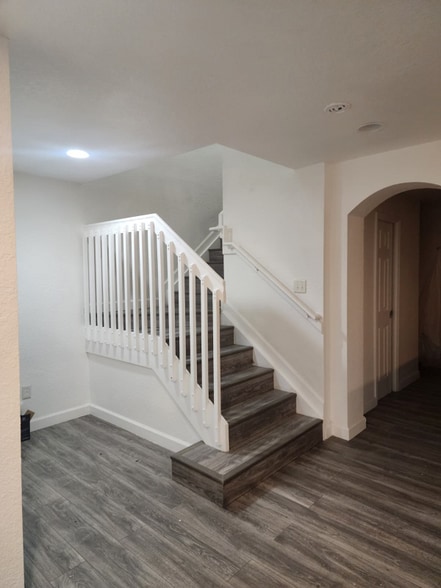 Building Photo - 205 NW 12th Ave