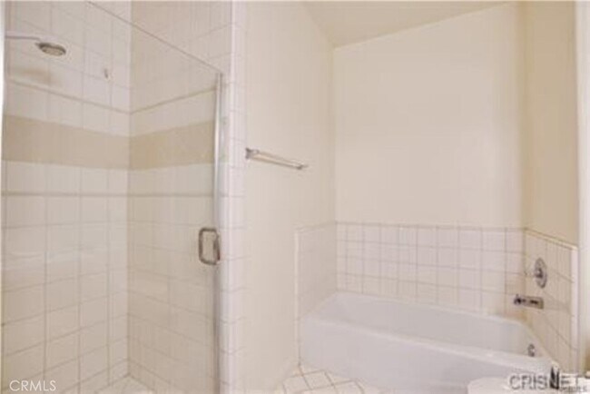 Building Photo - 9610 Zelzah Ave
