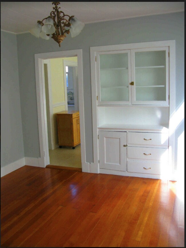 Building Photo - Large, Beautiful Home near Dolores Park!