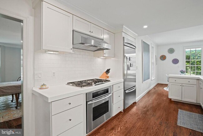 Building Photo - 5320 Albemarle St