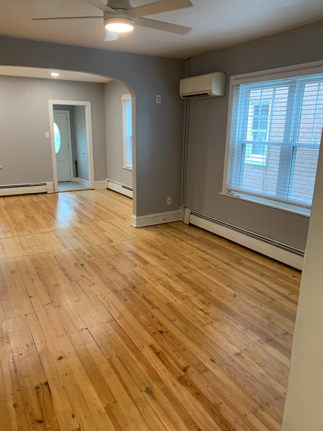 Building Photo - 223 N Hellertown Ave