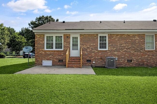 Building Photo - 3007 Buckingham Rd NW