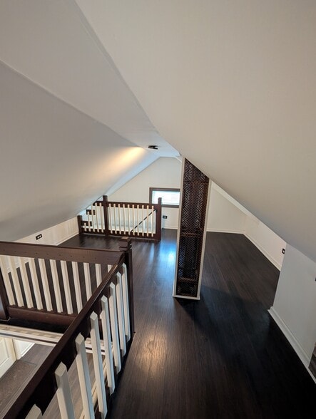 Loft Space - 1720 S Clinton St