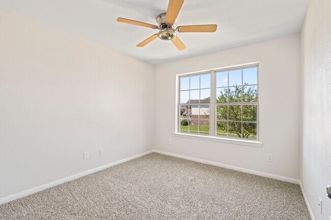 Building Photo - 9006 Sasson Blvd