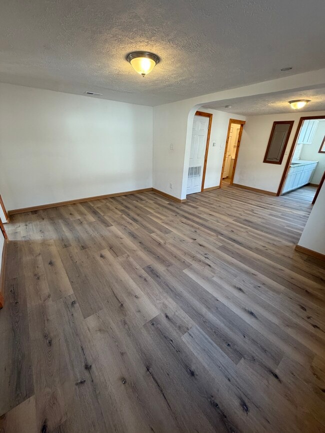 Building Photo - 511 E Harrison St