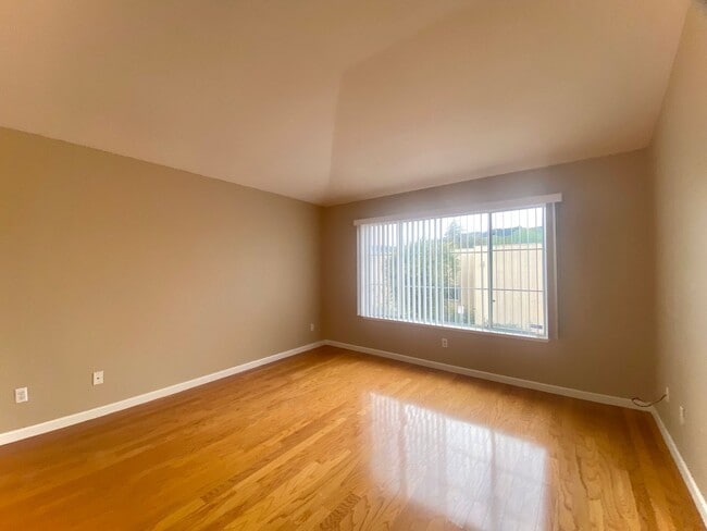 Building Photo - Spacious 3 Bedroom Home with Loft, Private Backyard, and Prime Commuter Location Near BART