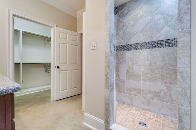 Building Photo - FOR RENT in LAFAYETTE!