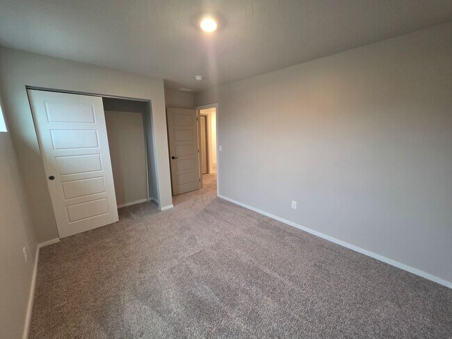 Building Photo - Beautiful Updated Home