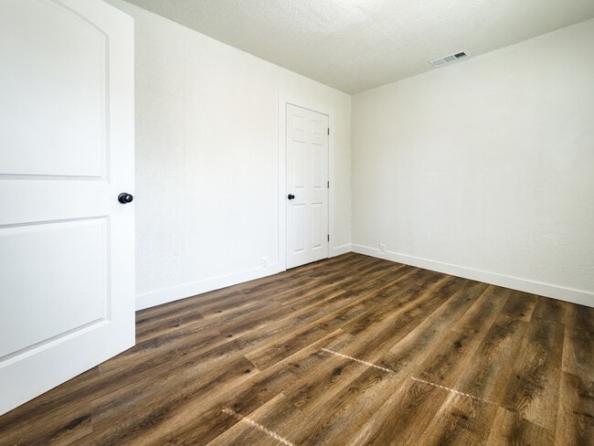 Building Photo - 612 Atwood Ave