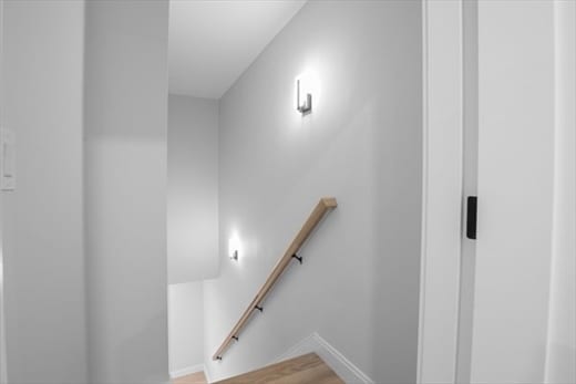 Building Photo - 22 James St