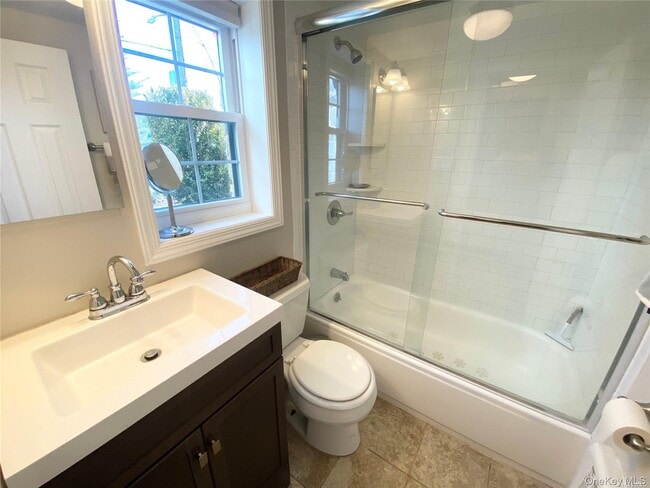 Building Photo - 255 Roosevelt Blvd