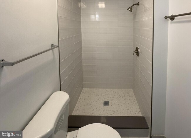 Building Photo - 303 Dove Ct