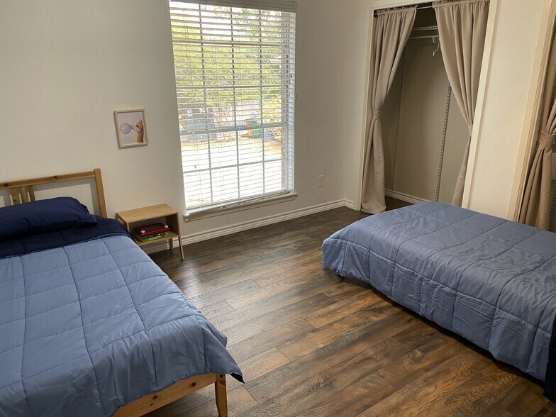 Guest Room 2 (2 twin beds) - 11500 February Drive