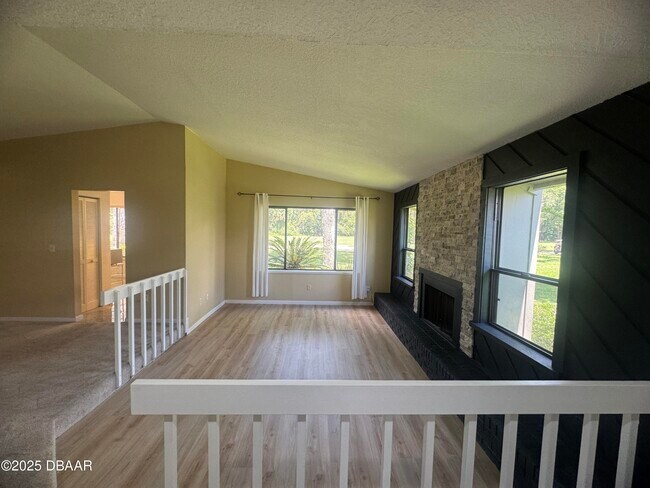 Building Photo - 1917 Goldenrod Way