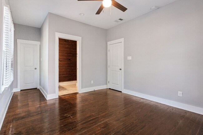 Building Photo - 1013 N Palmetto Ave