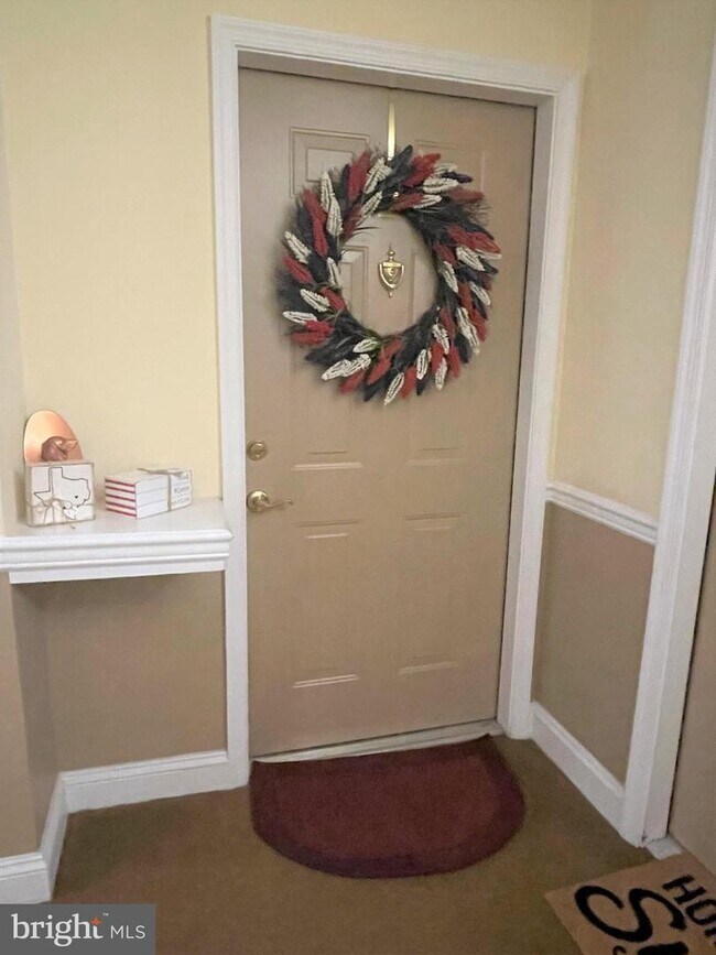 Building Photo - 100 Watkins Pond Blvd