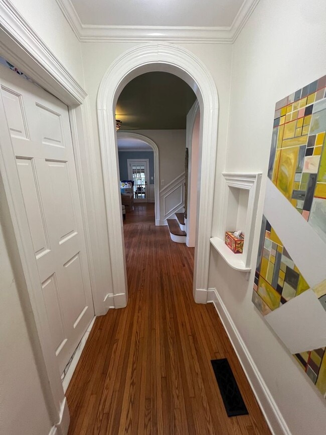 Building Photo - Gorgous 4 Bed 3.3 Bath house in the Sedgef...