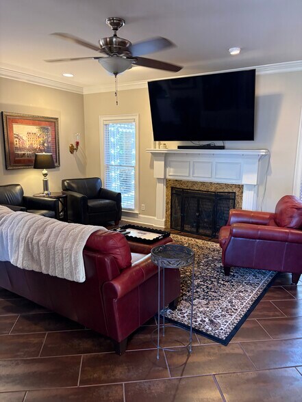 Building Photo - 832 Shelter Cove Ct