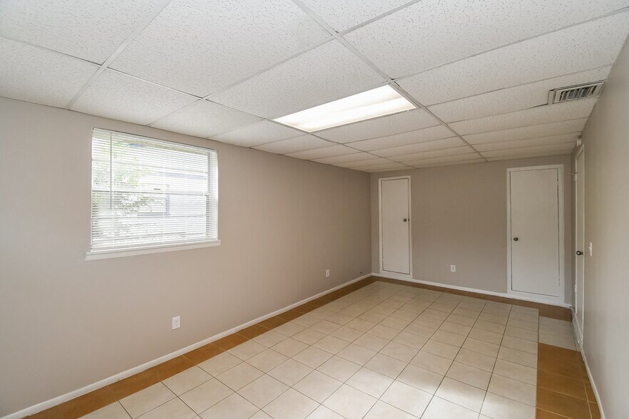 Building Photo - 7839 Lemans Dr