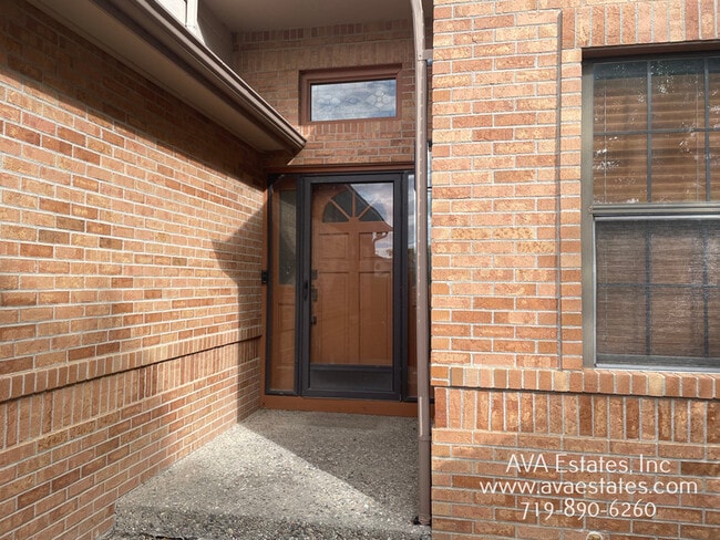 Building Photo - 294 S Sifford Ct