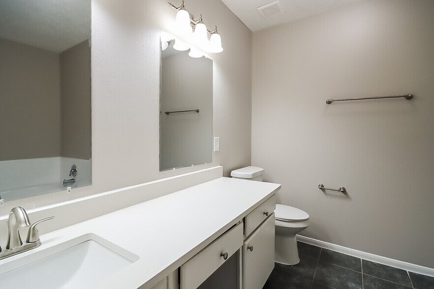 Building Photo - 28710 Sedgefield St