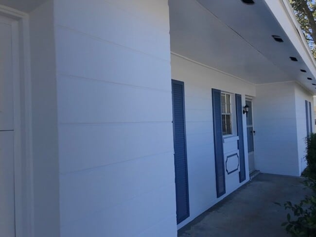 Building Photo - 5408 Mariner Blvd