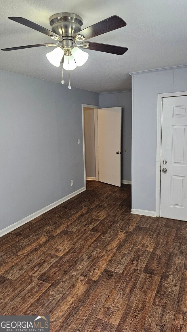 Building Photo - 208 Lavender St