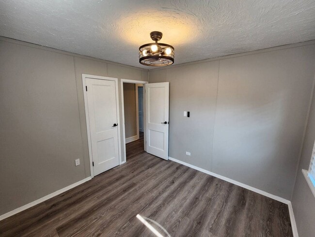 Building Photo - Newly Renovated 3-Bedroom Property in Prim...
