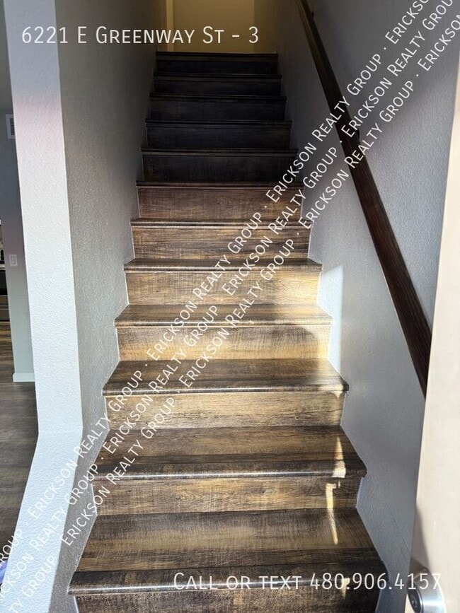 Building Photo - 6221 E Greenway St