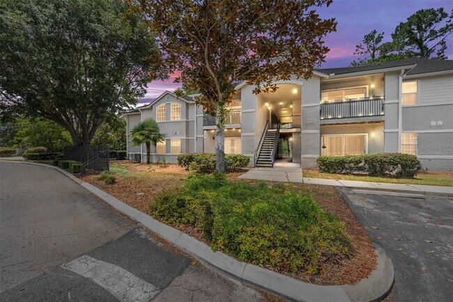 Building Photo - 3705 SW 27th St