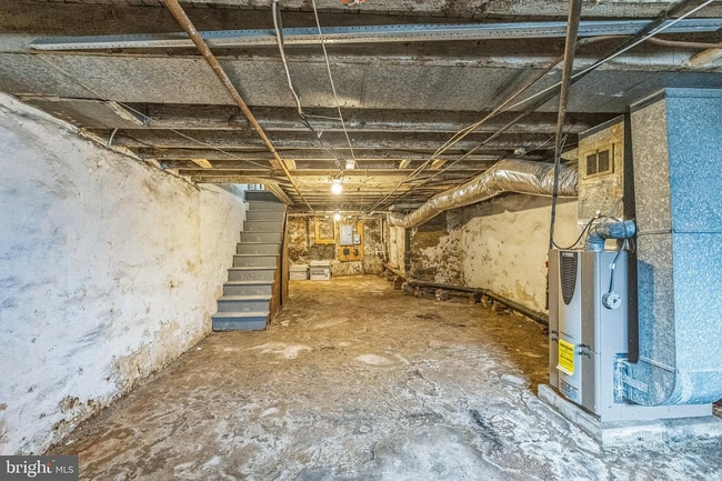 Building Photo - Spacious & Updated Grays Ferry Rowhome Near Parks and Center City — Accepting ALL PHA voucher hol...