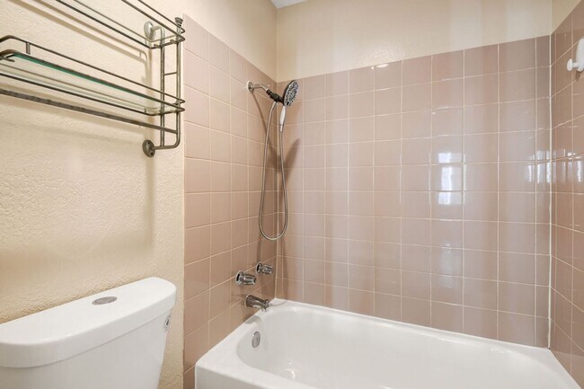 Building Photo - 4860 Nara Vista Way