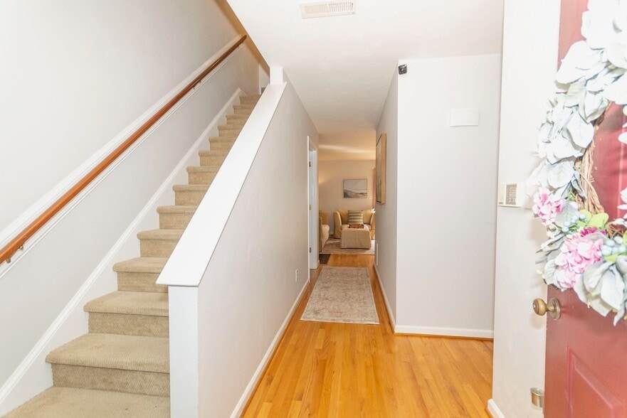 Building Photo - 2429 Avenham Ave SW