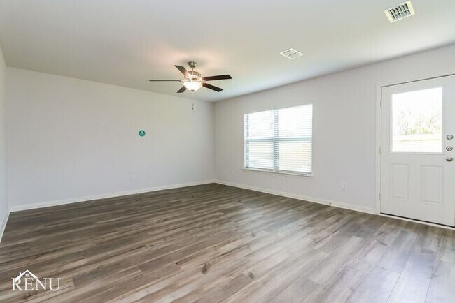 Building Photo - 152 Holster Holw Rd