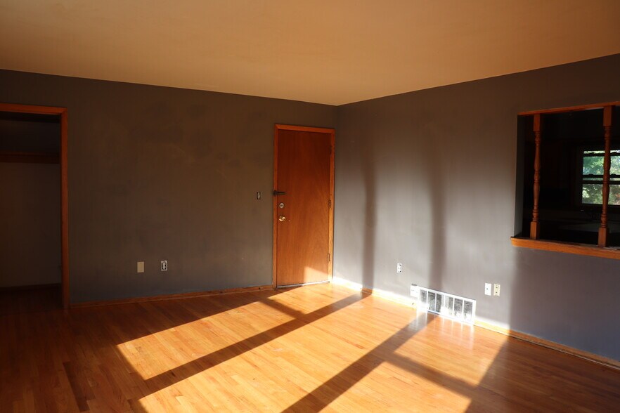 Living room - 3627 Southwood Dr