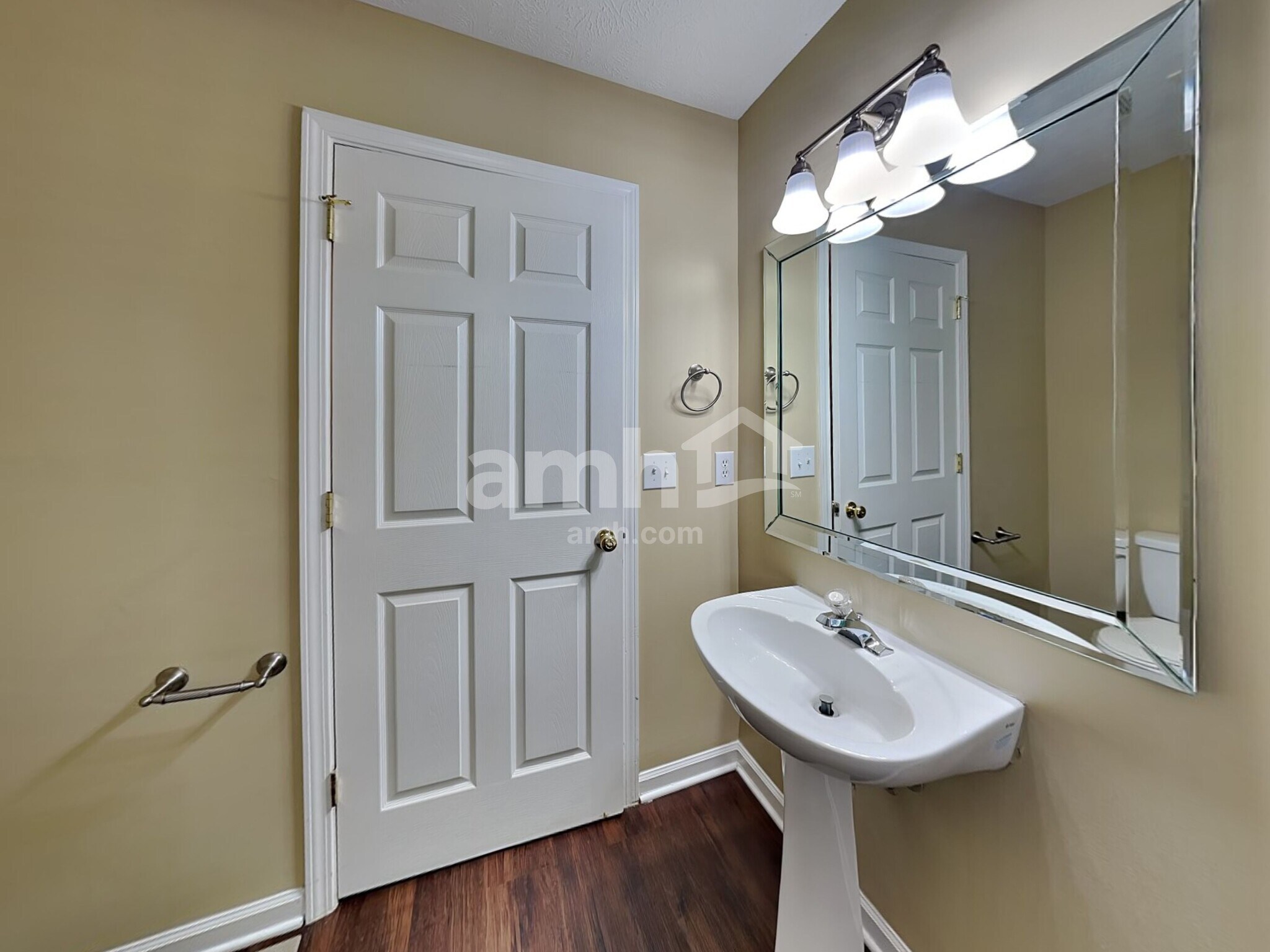 Building Photo - 717 Veneta View Dr