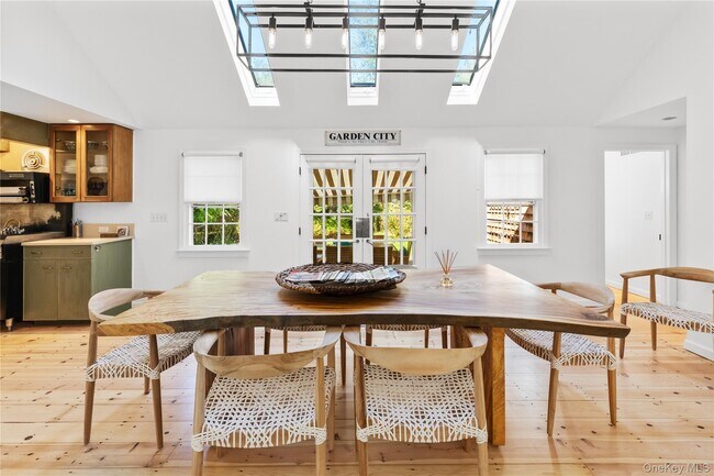 Building Photo - 197 Hog Creek Rd