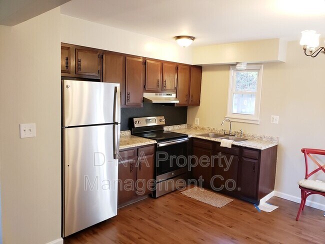 Building Photo - 307 Adams Dr