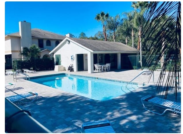 Community pool - 71 Emerald Bay Dr