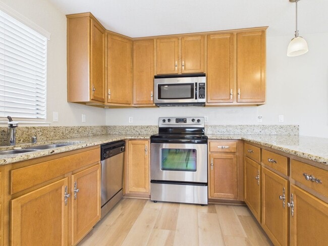 Building Photo - 2 Bedroom Condo at Kimberly Place in Monterey