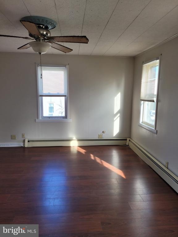 Building Photo - 308 Ash St