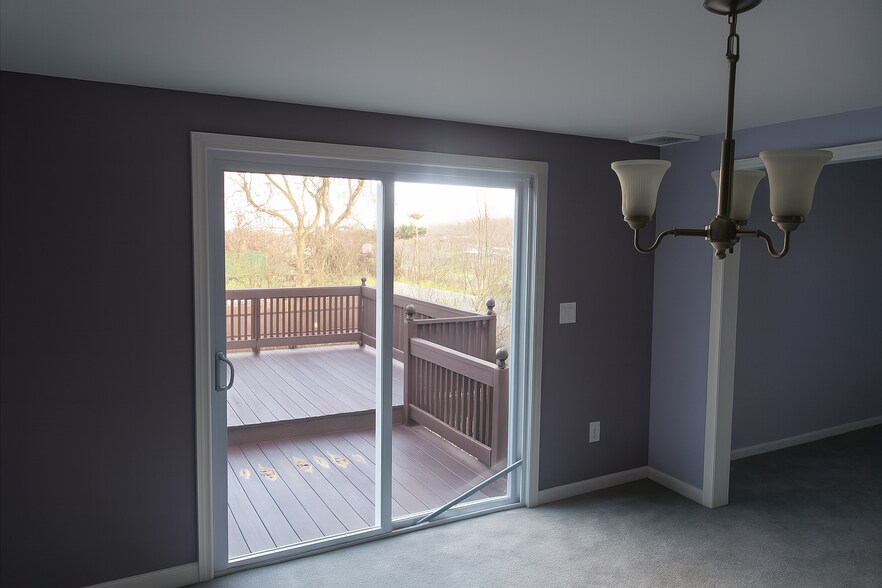 Building Photo - 47 Oak Island St