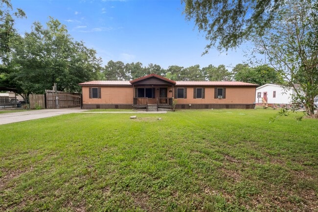 Building Photo - 15807 Cypress Garden Dr