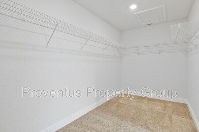 Building Photo - 2419 Privet Berry Dr