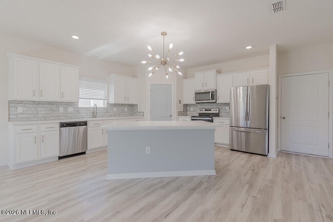 Building Photo - 2223 Willow Springs Dr