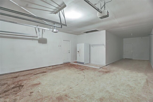 Building Photo - 2416 Spoonbill Dr